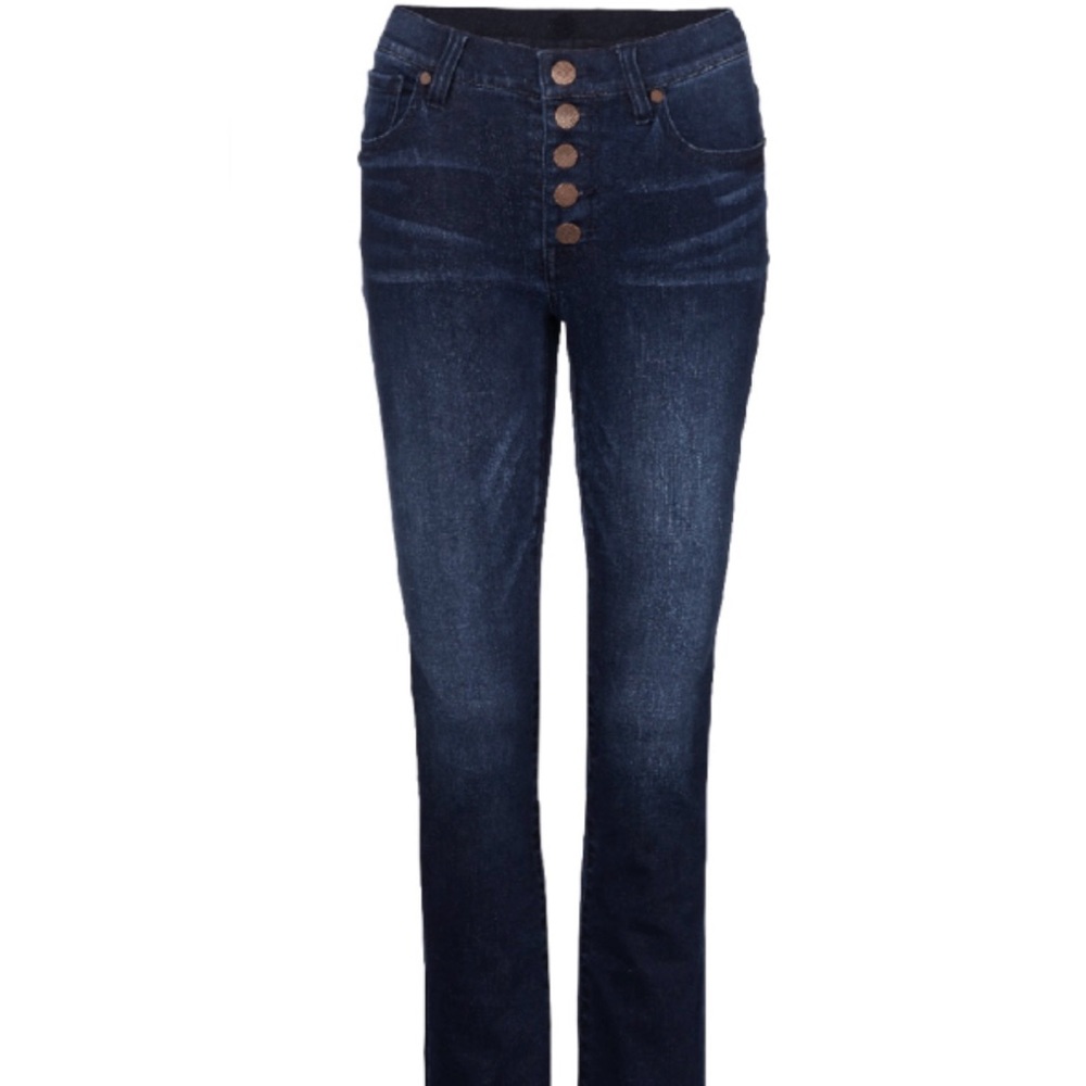 ⭐️CABI - NEVER WORN - SUPER CUTE BUTTON FLY STRAIGHT LEG JEAN⭐️